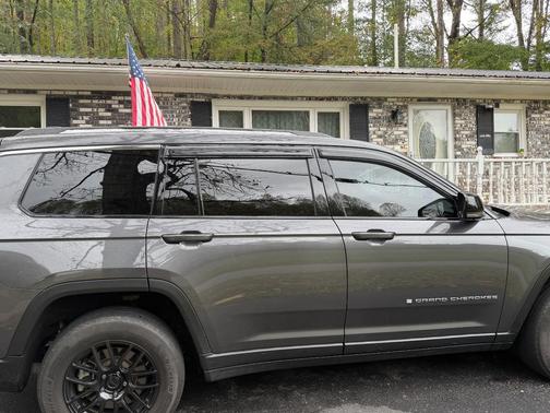 Gray 2023 Jeep Grand Cherokee L Limited