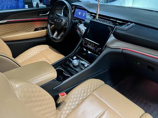 2022 Jeep Grand Cherokee L Summit