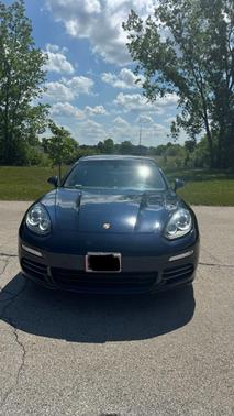 2016 Porsche Panamera 4