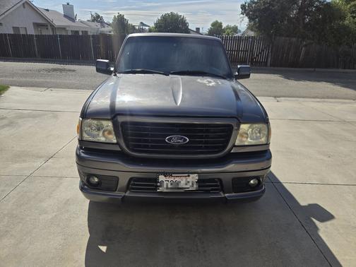 Gray 2006 Ford Ranger STX SuperCab