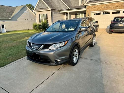 Gray 2019 Nissan Rogue Sport SV