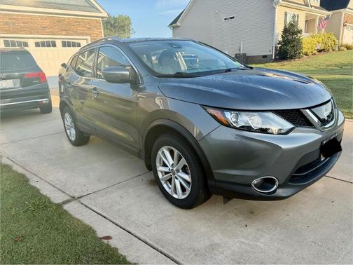 Gray 2019 Nissan Rogue Sport SV
