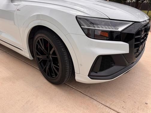 White 2023 Audi Q8 55 Prestige