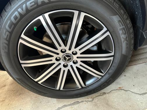 Black 2025 Mercedes-Benz GLE 450 4MATIC