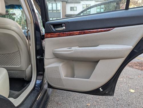 2012 Subaru Legacy 3.6R Limited