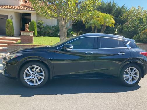 2018 INFINITI QX30 ESSENTIAL