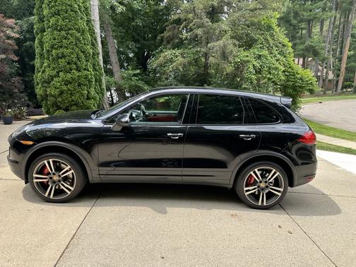 2014 Porsche Cayenne Turbo