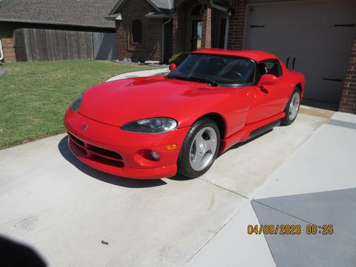 Red 1995 Dodge Viper RT-10