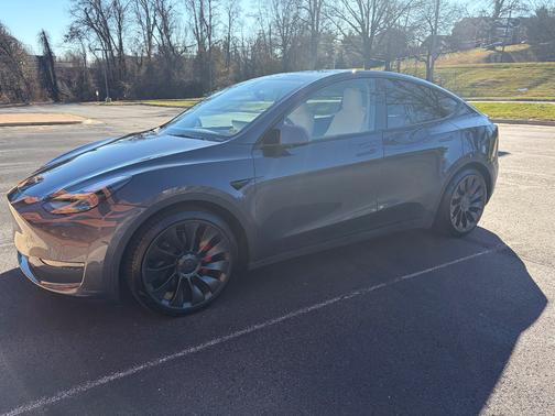 2023 Tesla Model Y Performance