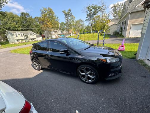 2018 Ford Focus ST Base