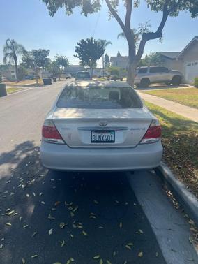 Beige 2005 Toyota Camry LE