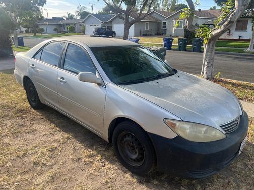 Silver 2005 Toyota Camry LE