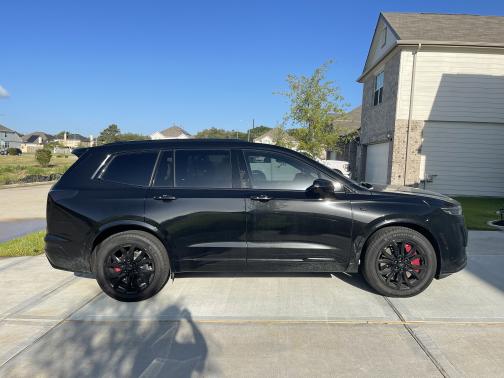Photo 1 of 6 of 2022 Cadillac XT6 Sport AWD