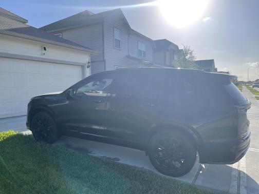 Photo 2 of 6 of 2022 Cadillac XT6 Sport AWD
