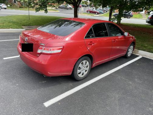 Photo 2 of 9 of 2011 Toyota Camry LE