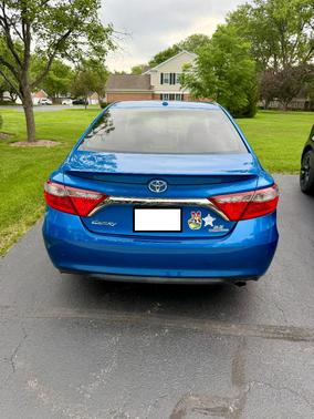 Blue 2016 Toyota Camry SE w/Special Edition Pkg