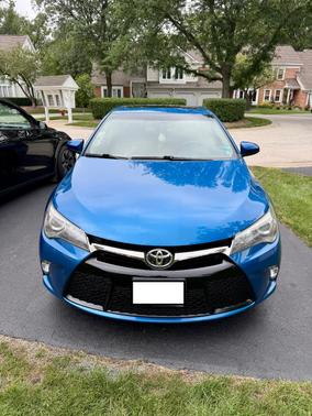 Blue 2016 Toyota Camry SE w/Special Edition Pkg