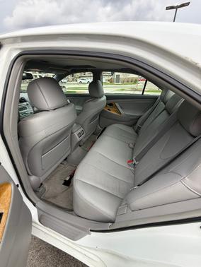 White 2007 Toyota Camry XLE