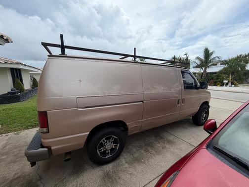 Gold 1996 Ford E250 Base