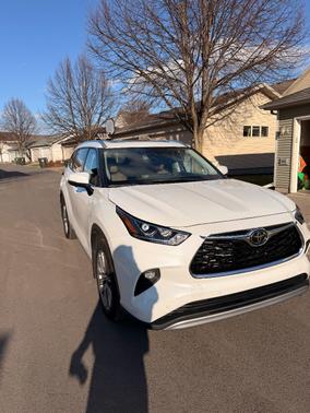 White 2025 Toyota Highlander Hybrid  Limited 25th Edition