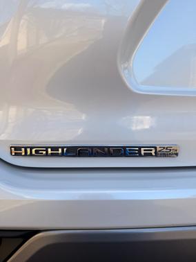 White 2025 Toyota Highlander Hybrid  Limited 25th Edition