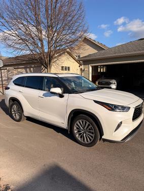 2025 Toyota Highlander Hybrid  Limited 25th Edition