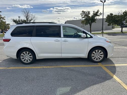 2016 Toyota Sienna Limited Premium