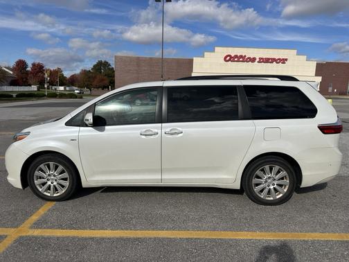 2016 Toyota Sienna Limited Premium