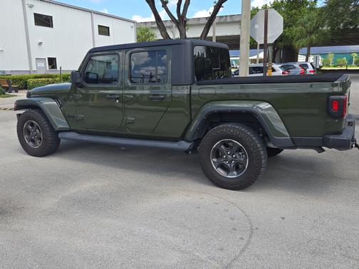 2022 Jeep Gladiator Sport S