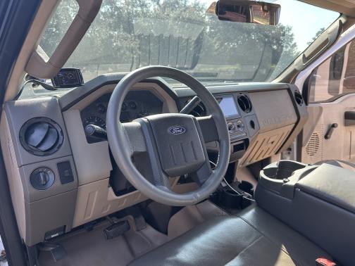 2010 Ford F-250 XL Super Duty Crew Cab