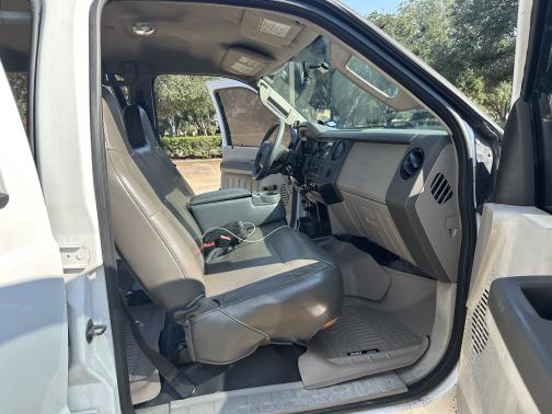 2010 Ford F-250 XL Super Duty Crew Cab