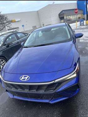 2025 Hyundai ELANTRA SE