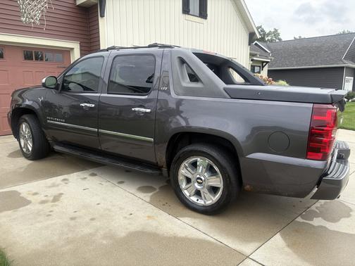 Gray 2010 Chevrolet Avalanche 1500 LTZ