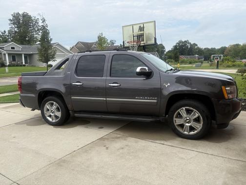 Gray 2010 Chevrolet Avalanche 1500 LTZ
