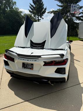 White 2023 Chevrolet Corvette Stingray w/2LT