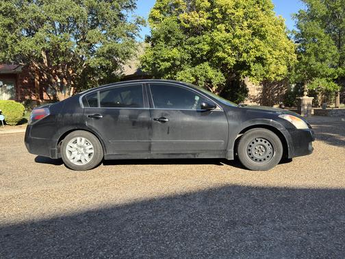 Blue 2009 Nissan Altima 2.5 S