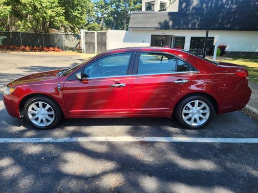 2010 Lincoln MKZ Base