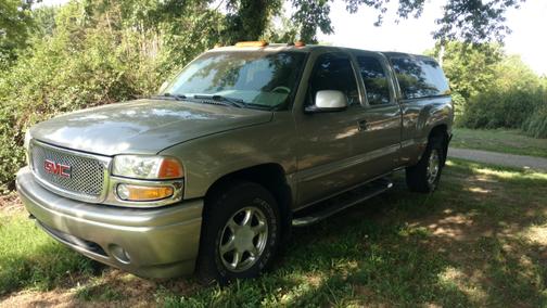 Photo 2 of 27 of 2003 GMC Sierra 1500 Denali Extended Cab