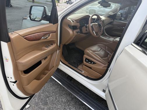 White 2015 Cadillac Escalade ESV Platinum