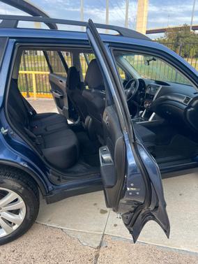 Blue 2012 Subaru Forester 2.5X Premium