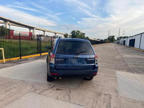 Blue 2012 Subaru Forester 2.5X Premium