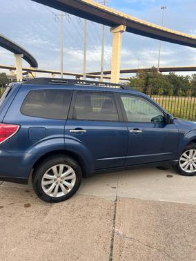 Blue 2012 Subaru Forester 2.5X Premium