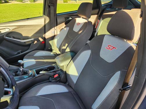 2018 Ford Focus ST Base