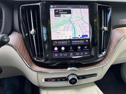 Gray 2022 Volvo XC60 B5 Momentum