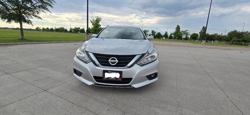Silver 2017 Nissan Altima 2.5 SV