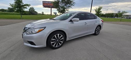 Silver 2017 Nissan Altima 2.5 SV