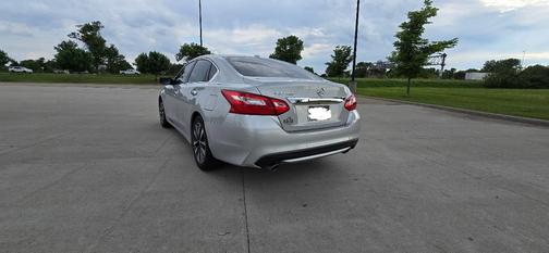 Silver 2017 Nissan Altima 2.5 SV