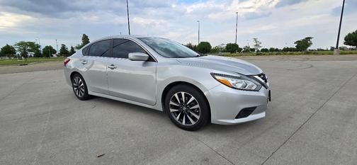 Silver 2017 Nissan Altima 2.5 SV