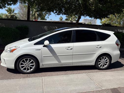 White 2014 Toyota Prius v Five
