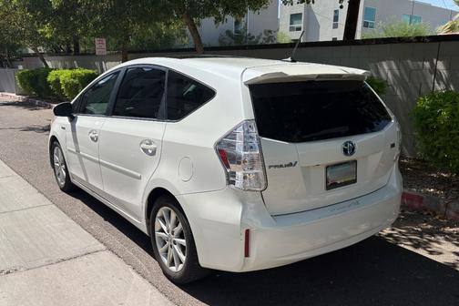 White 2014 Toyota Prius v Five